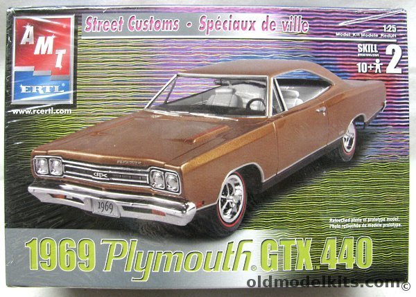 AMT 1/25 1969 Plymouth GTX 440, 31930 plastic model kit